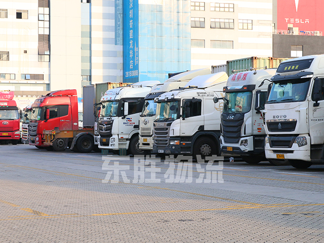 清遠(yuǎn)到香港物流專線，清遠(yuǎn)到香港運(yùn)輸車隊