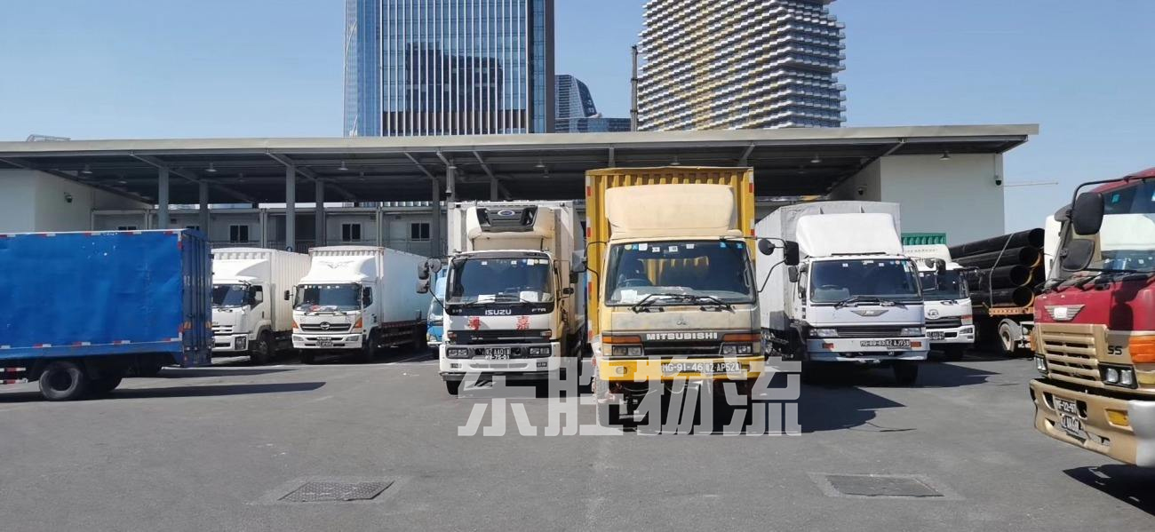 中港運(yùn)輸，中港物流運(yùn)輸車(chē)隊(duì)，發(fā)貨到香港物流運(yùn)輸案例圖